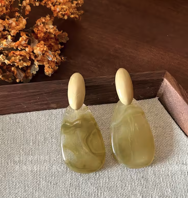 Jade | Stone gold earrings